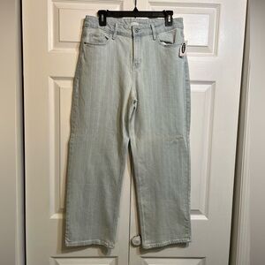 NWT Old Navy High Rise Slim Wide Leg Light Wash Striped Blue Jeans Size 10